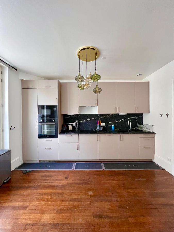 Appartement De Luxe Avec Fresque, Hyper Centre Et Parking Sure Фонтенбло Екстер'єр фото